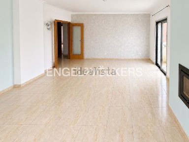 Apartamento T4 à venda em Porto Salvo