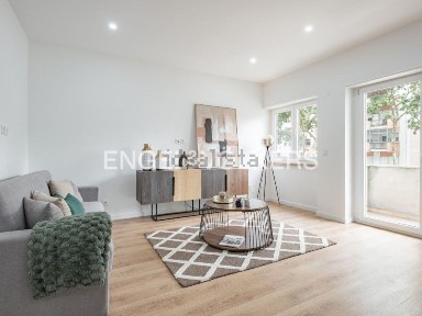 Apartamento T3 à venda na Charquinho