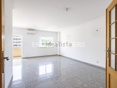 Apartamento T2 à venda na Rua General Ferreira Martins, 26 a