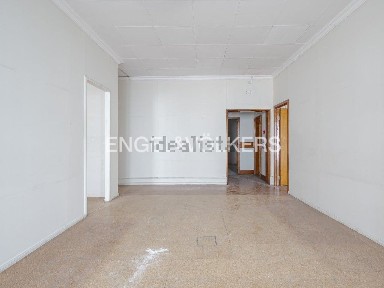 Apartamento T6 à venda na Mouraria - Castelo