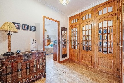 Apartamento T4 à venda na Rua Horta de Fanares