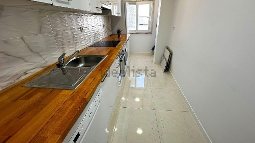 Apartamento T2 à venda na Rua Diogo Bernardes
