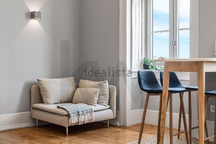Apartamento T3 à venda no Largo do Calvário s/n