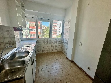 Apartamento T1 à venda na Rua José Henriques Coelho