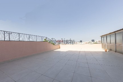Apartamento T4 à venda na Rua Barão de Sabrosa