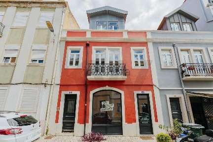 Casa ou moradia à venda na Rua Capitão Leitão s/n