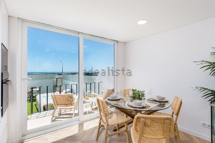 Apartamento T1 à venda na Rua Direita de Caxias