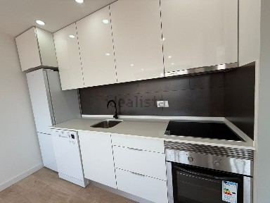 Apartamento T3 à venda na Rua Pais de Ramos