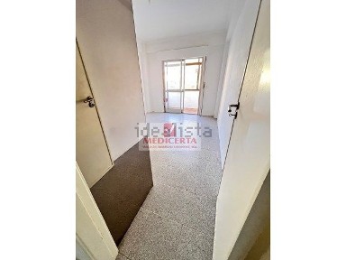 Apartamento T2 à venda na Rua Fernando de Bulhões