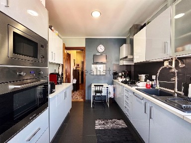 Apartamento T3 à venda na Linda-a-Velha