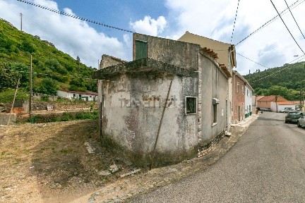 Moradia geminada à venda na 2670-012, Loures, Loures, Lisboa