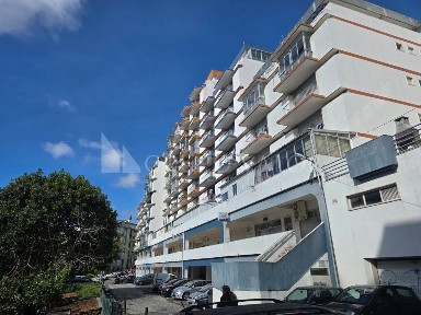 Apartamento T2 à venda na Rua das Figueiras, 7