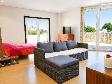 Apartamento T0 à venda na Arneiro