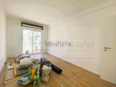 Apartamento T2 à venda na Praceta João de Deus, 8