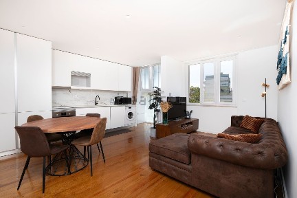 Apartamento T2 à venda na Rua Padre Francisco Álvares