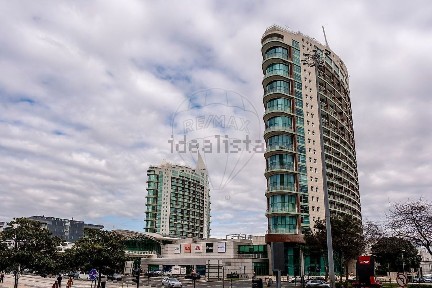 Apartamento T2 à venda na Avenida do Pacífico, 4