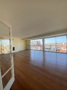 Apartamento T3 à venda na Rua Custódio Vieira