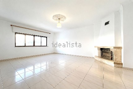 Apartamento T1 à venda em Massamá