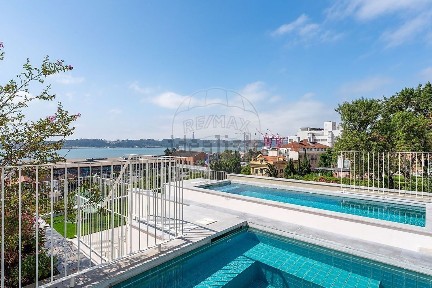 Apartamento T3 à venda na Calçada do Marquês de Abrantes, 116