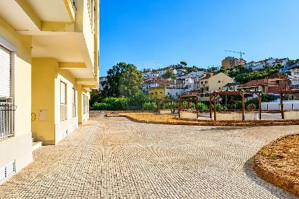 Apartamento T1 à venda na Rua Francisco José Lopes, 24