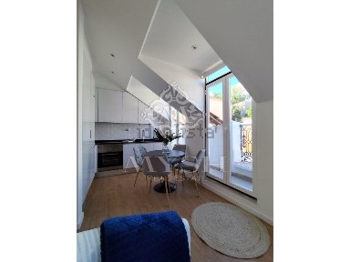 Apartamento T2 à venda na Rua do Vale de Santo António, 21