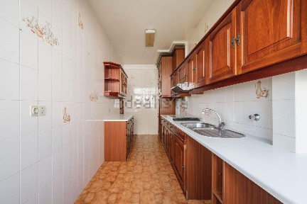Apartamento T3 à venda na Rua Domingos Reis Quita, 5