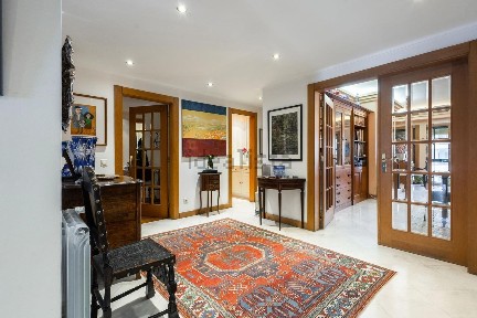 Apartamento T4 à venda na Avenida Visconde de Valmor, 67