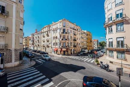 Apartamento T3 à venda na Rua Azedo Gneco s/n