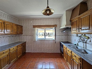 Apartamento T2 à venda em Nelas