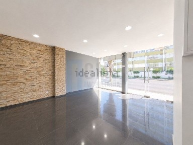Arrendamento de espaço comercial na Rua Bernardim Ribeiro n'6-a