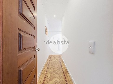 Apartamento T3 à venda na Rua Miguel Bombarda