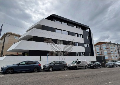Apartamento T2 à venda na Rua Professor Bismark, 191