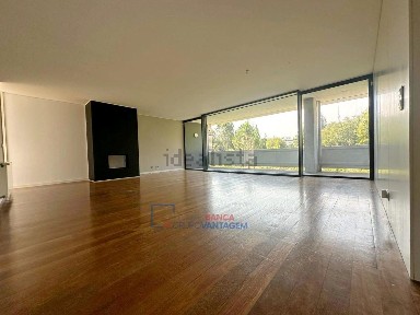 Apartamento T4 à venda na Liceu - Paço do Rei