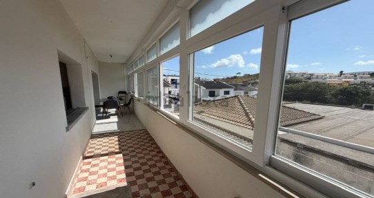 Arrendamento de andar de moradia na Rua das Camélias s/n
