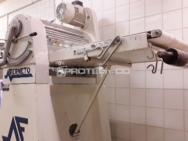 Espaço comercial à venda na Estação - Avenida