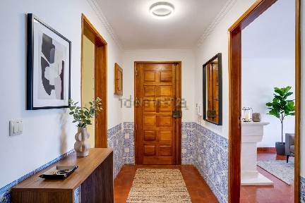 Apartamento T2 à venda na Rua Ramiro Ferrão, 11