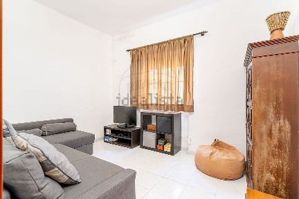 Apartamento T1 à venda na Rua 25 de Abril