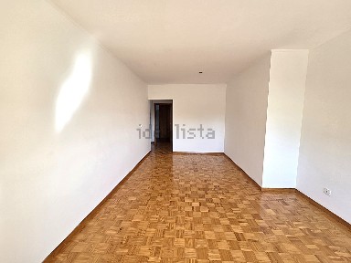 Apartamento T3 à venda na Rua David Mourão Ferreira