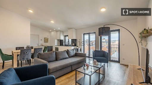 Arrendamento de apartamento T2 na Rua do Pilar