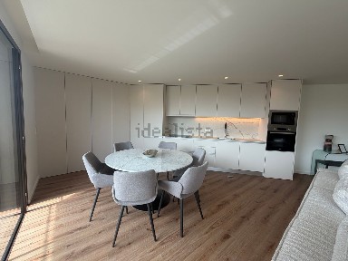 Apartamento T2 à venda na Rua do Eirado
