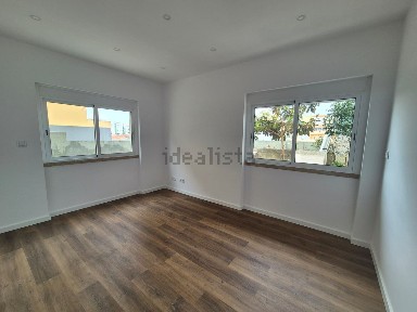 Arrendamento de apartamento T1 na Rua Padre Américo, 29