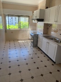 Arrendamento de apartamento T2 na Rua Major Perestrelo da Conceição