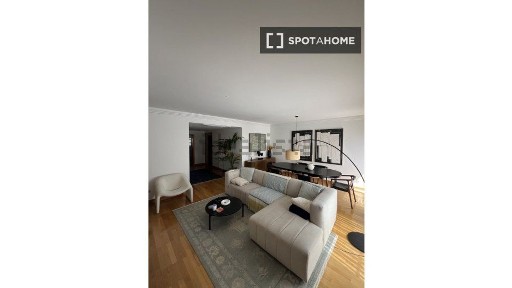 Arrendamento de apartamento T3 na Rua Viriato