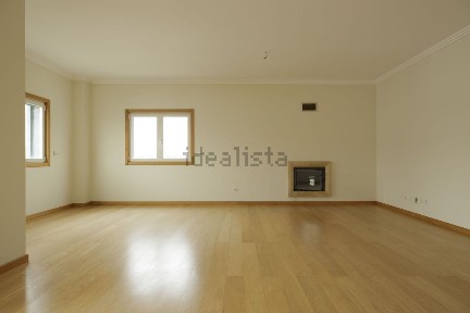 Arrendamento de apartamento T3 em Paço de Arcos