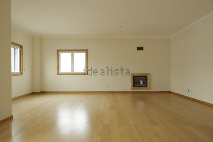 Arrendamento de apartamento T3 em Paço de Arcos