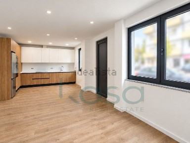 Apartamento T2 à venda na Lavradio