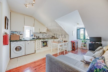 Apartamento T1 à venda na Rua Quintinha