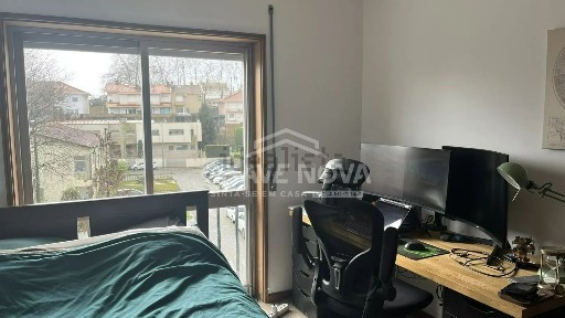 Apartamento T2 à venda na Rua Rodrigo Alvares