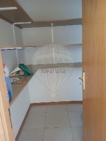 Arrendamento de apartamento T3 na Rua Padre Custodio Pinto