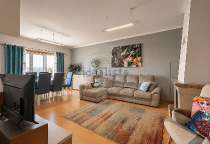 Apartamento T2 à venda na Avenida Calouste Gulbenkian